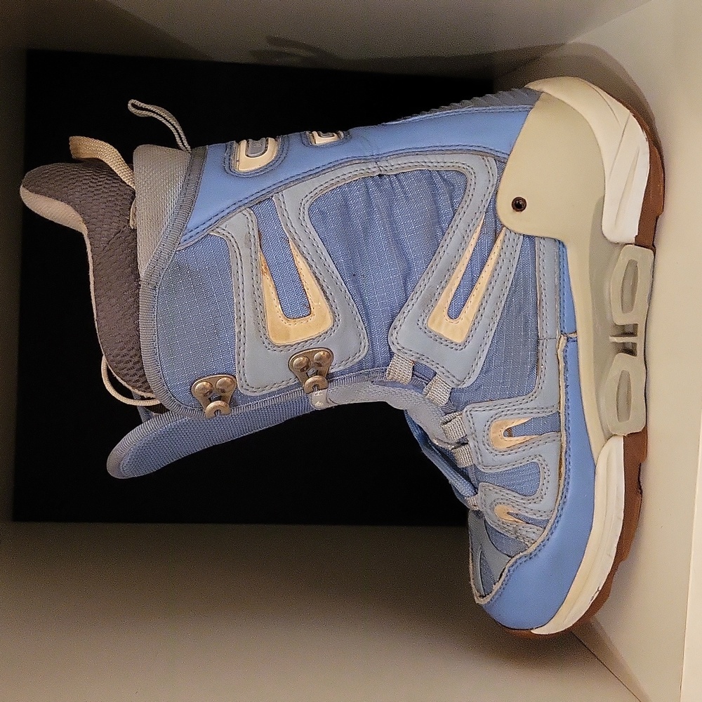 Burton Light Blue and Cream Women's Snowboard Boots